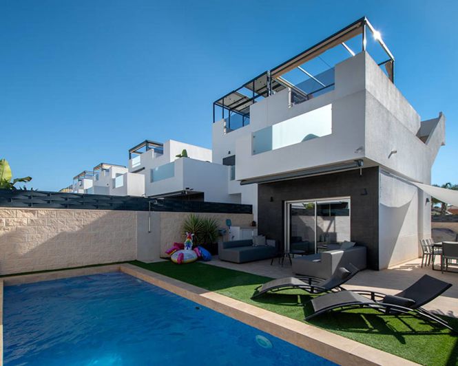 Image No.1-3 Bed Villa for sale