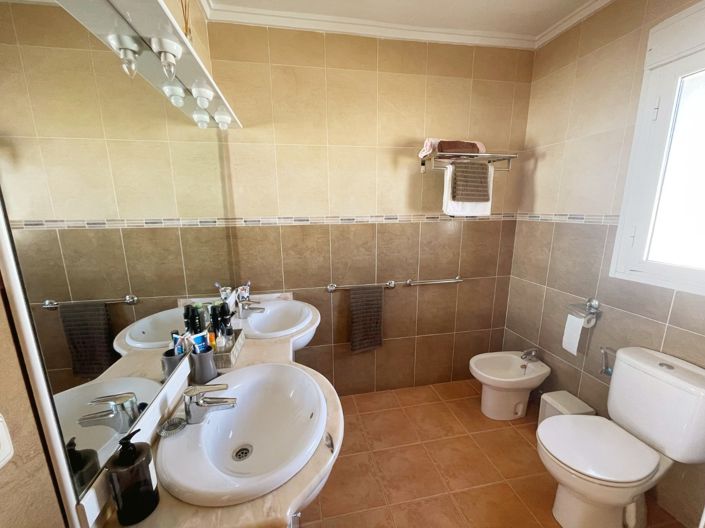 Image No.17-5 Bed Villa for sale