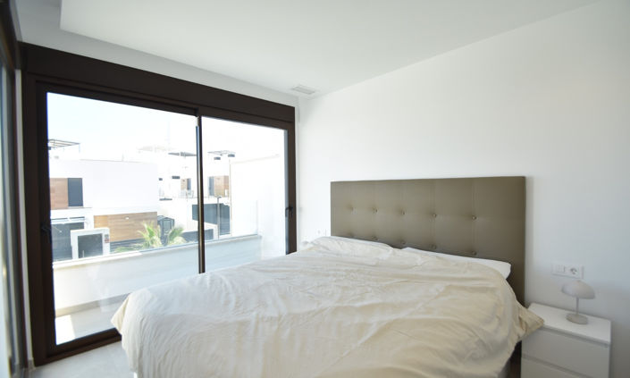 Image No.17-4 Bed Villa for sale