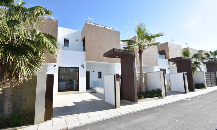 Image No.2-4 Bed Villa for sale