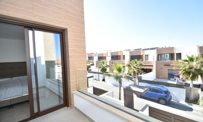 Image No.20-4 Bed Villa for sale