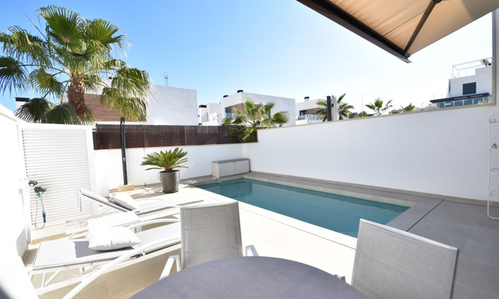 Image No.3-4 Bed Villa for sale