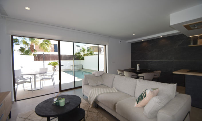 Image No.4-4 Bed Villa for sale