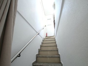 48899_stylish_3_bedroom_end_townhouse_in_a_sought_after_location_100425143814_img_1498