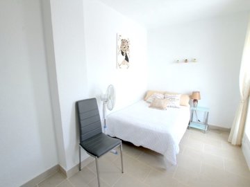 48927_charming_3_bedroom_townhouse_walking_distance_to_the_beach_260425114928_img_2223