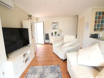 48927_charming_3_bedroom_townhouse_walking_distance_to_the_beach_260425114930_img_2187