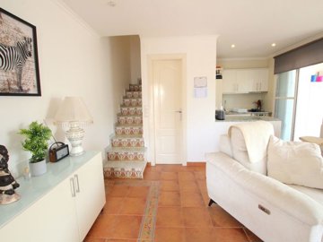 48927_charming_3_bedroom_townhouse_walking_distance_to_the_beach_260425114930_img_2193