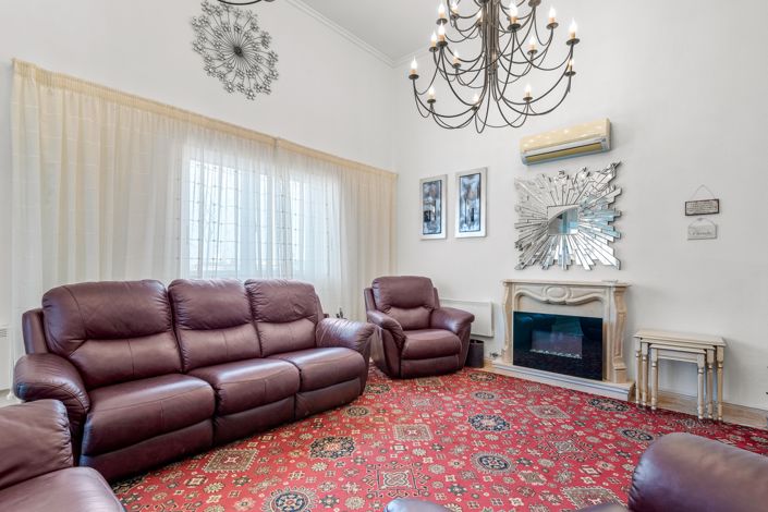 Image No.16-7 Bed Villa for sale