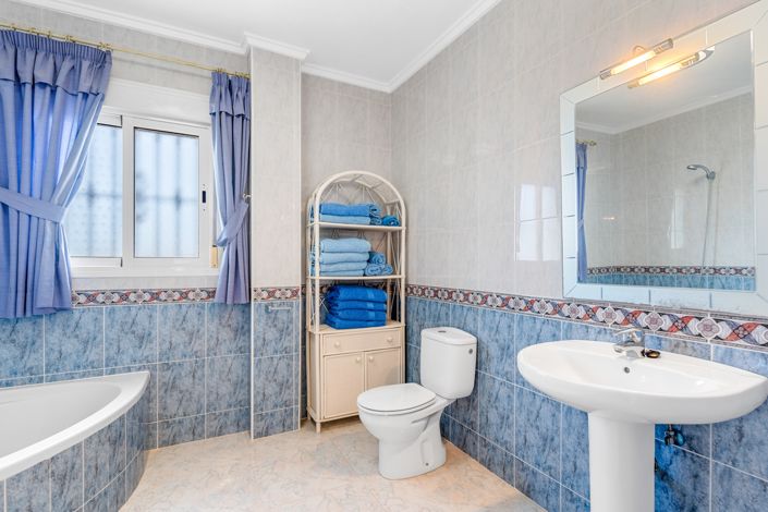 Image No.25-7 Bed Villa for sale