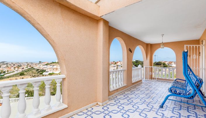 Image No.3-7 Bed Villa for sale