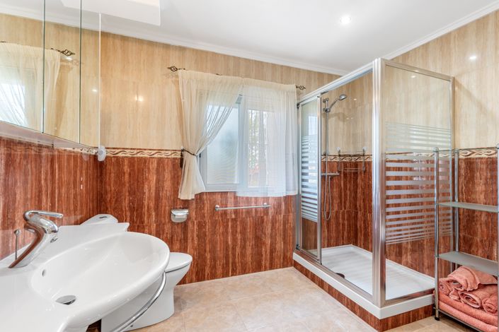 Image No.34-7 Bed Villa for sale