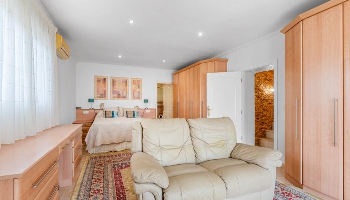 Image No.44-7 Bed Villa for sale