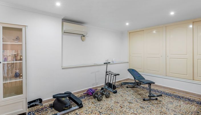 Image No.51-7 Bed Villa for sale