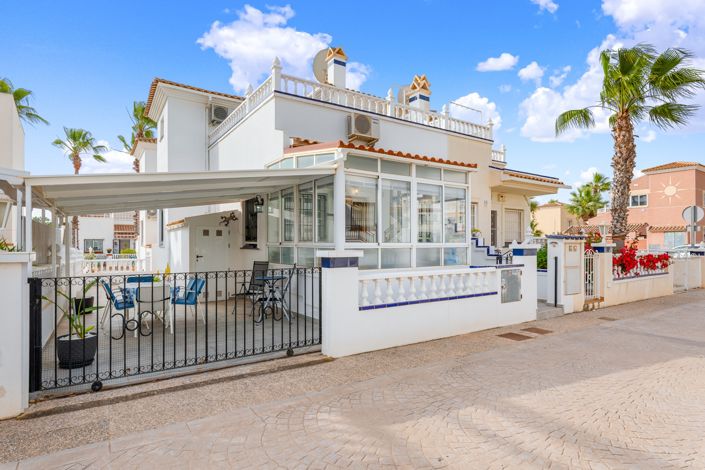 Image No.1-3 Bed Quad for sale