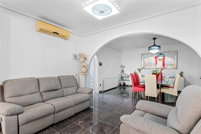 Image No.5-4 Bed Villa for sale