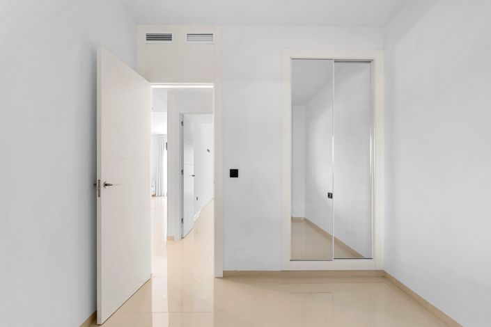 Image No.21-2 Bed Apartment for sale