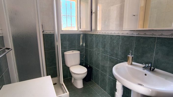 Image No.16-3 Bed Property for sale