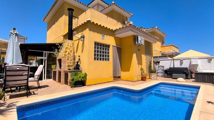 Image No.1-2 Bed Villa for sale