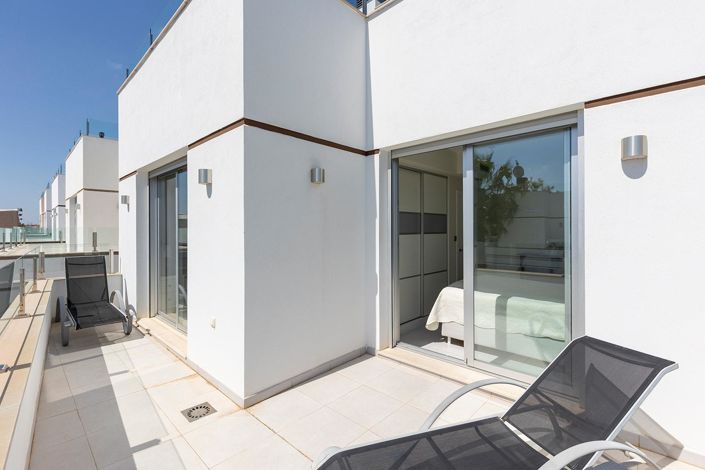 Image No.29-3 Bed Villa for sale