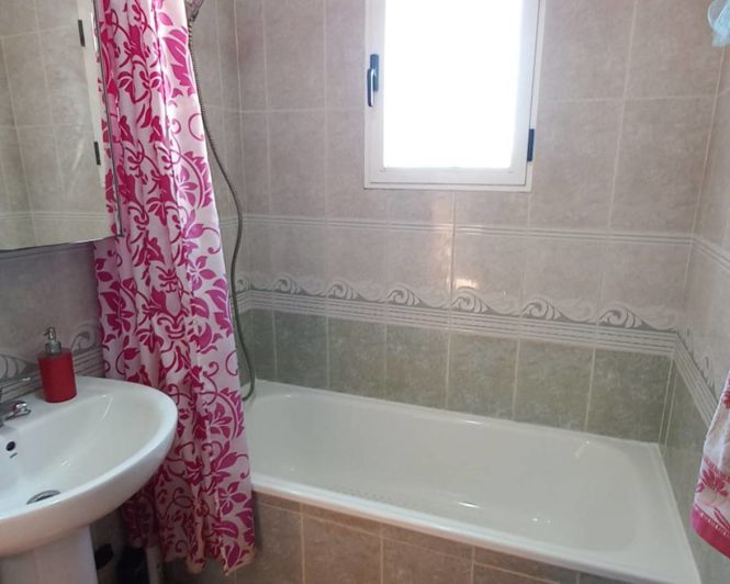 Image No.25-3 Bed Quad for sale