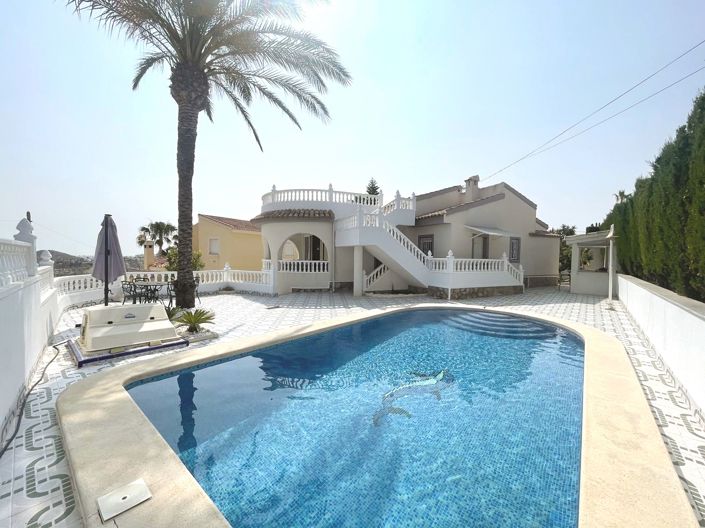 Image No.1-3 Bed Villa for sale