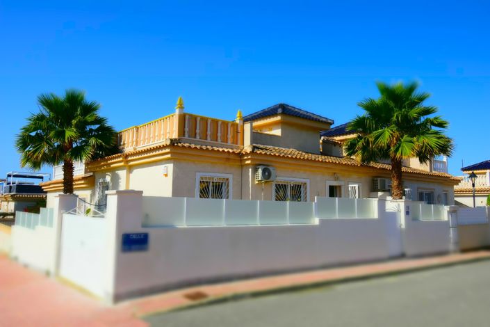 Image No.1-2 Bed Villa for sale