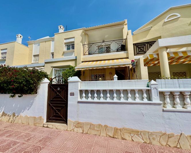 Image No.1-3 Bed Townhouse for sale
