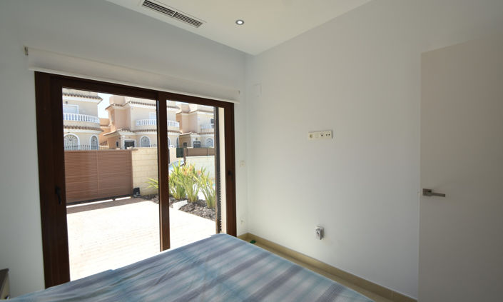 Image No.11-3 Bed Villa for sale