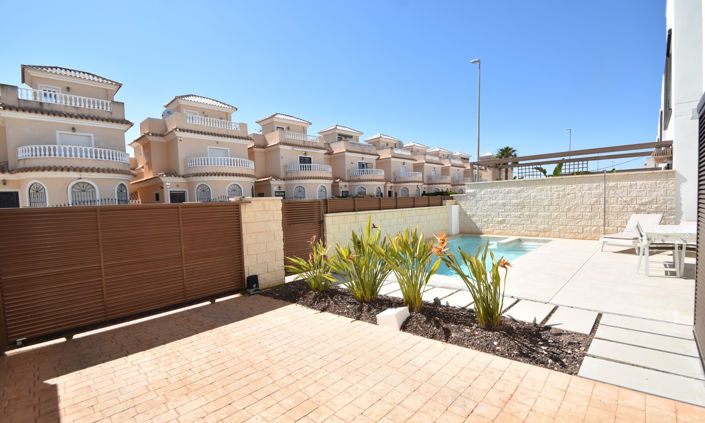 Image No.28-3 Bed Villa for sale