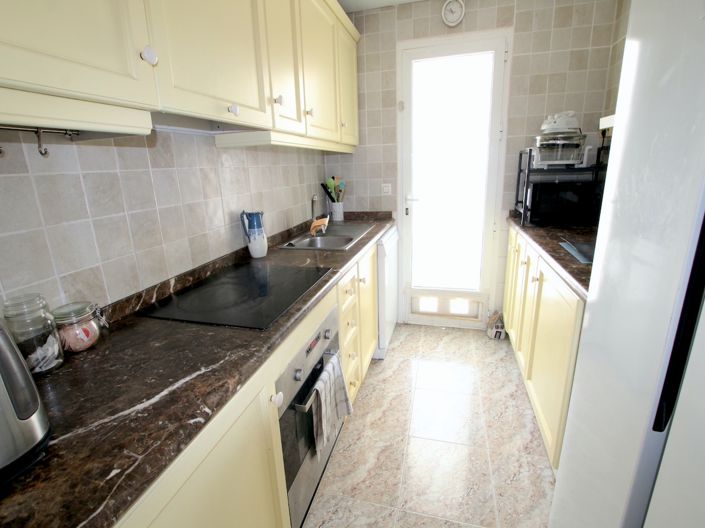 Image No.10-3 Bed Townhouse for sale