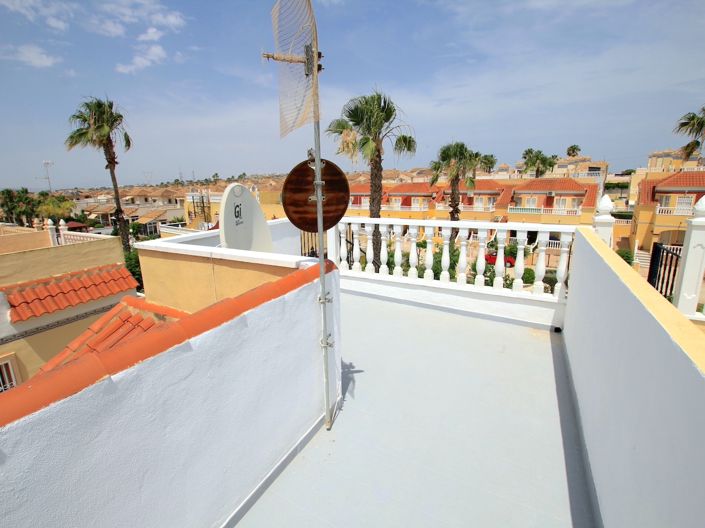 Image No.20-3 Bed Townhouse for sale