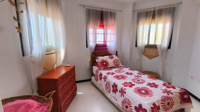 Image No.13-3 Bed Townhouse for sale