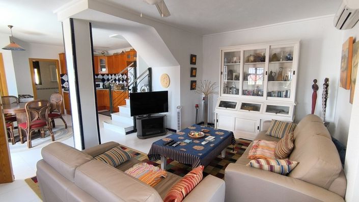 Image No.7-3 Bed Townhouse for sale