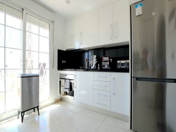 49024_fabulous_3_bed_semi_detached_property_with_use_of_a_heated_pool_020625091038_img_3285