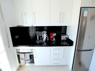 49024_fabulous_3_bed_semi_detached_property_with_use_of_a_heated_pool_020625091037_img_3279