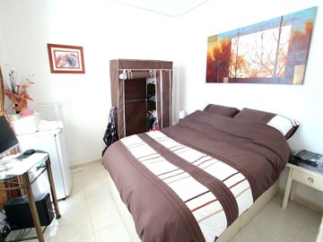49024_fabulous_3_bed_semi_detached_property_with_use_of_a_heated_pool_020625091042_img_3300