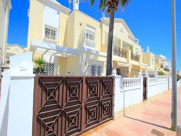 49024_fabulous_3_bed_semi_detached_property_with_use_of_a_heated_pool_020625091047_img_3379