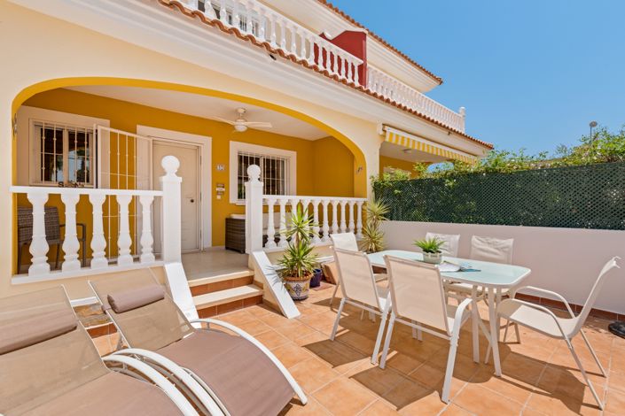 Image No.1-3 Bed Townhouse for sale