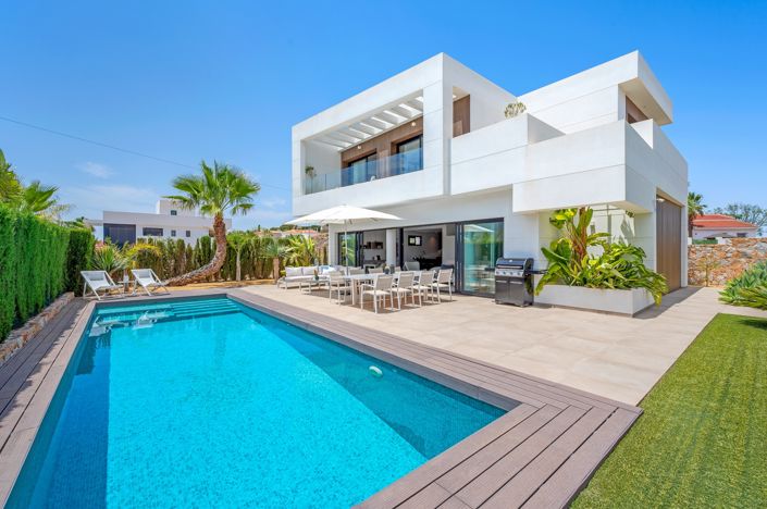 Image No.1-3 Bed Villa for sale