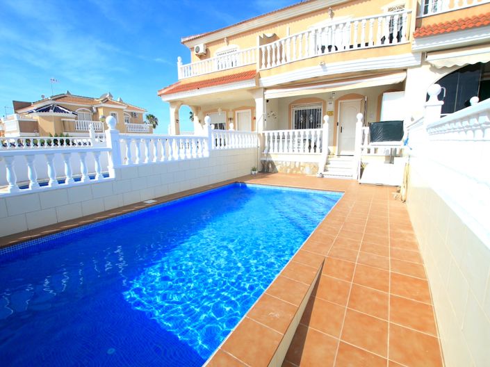 Image No.1-3 Bed Townhouse for sale