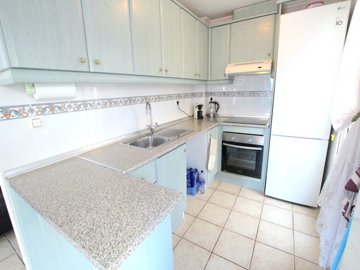 49032_wonderful_three_bedroom_end_townhouse_with_sea_views_060625140551_img_3708