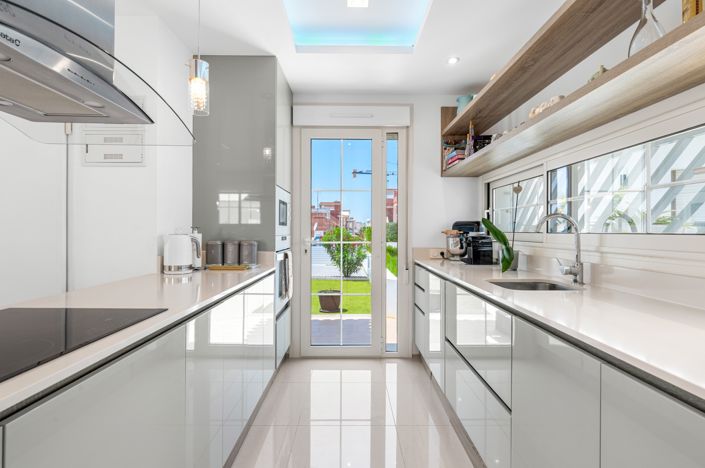 Image No.12-3 Bed Villa for sale