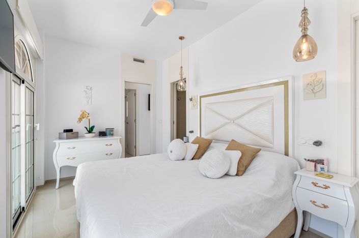 Image No.20-3 Bed Villa for sale