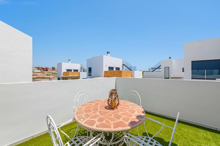 Image No.32-3 Bed Villa for sale