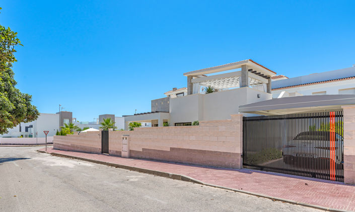 Image No.55-3 Bed Villa for sale