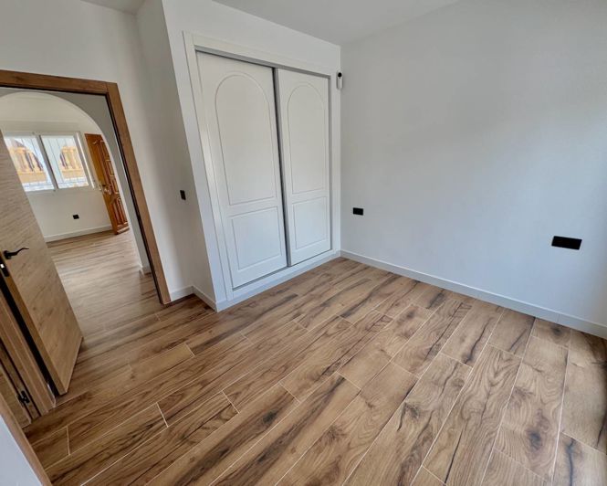 Image No.7-2 Bed Villa for sale