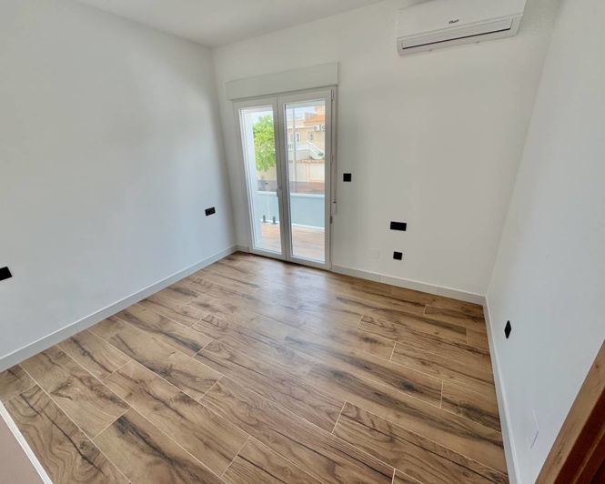 Image No.8-2 Bed Villa for sale