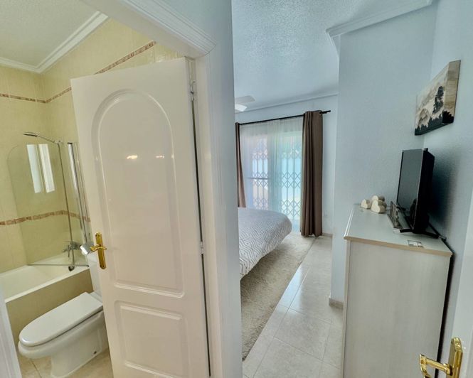 Image No.8-3 Bed Villa for sale