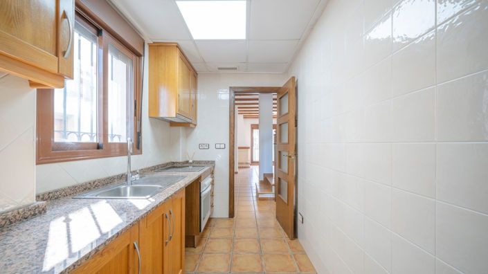 Image No.10-3 Bed Property for sale