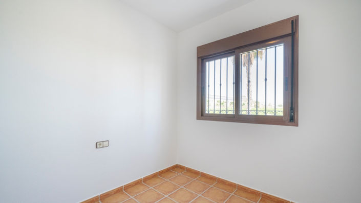 Image No.11-3 Bed Property for sale